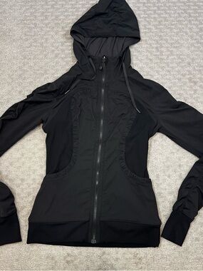 Lululemon Womens Reversible Dance Studio Hooded Jacket Black Gray Pockets SZ 6